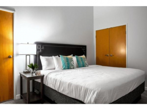 Modern Apartment Close To Everything CozySuites